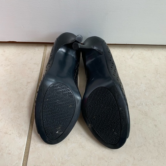 Arturo Chiang black patterned heels worn once - Picture 6 of 7